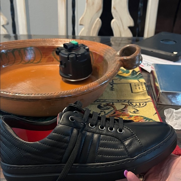 Pas de Rouge Black Leather Sneakers